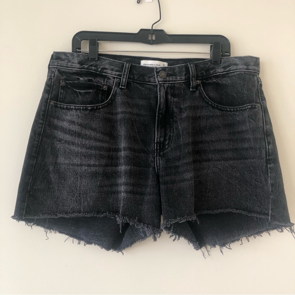 Abercrombie & Fitch mid rise boyfriend shorts black size 32